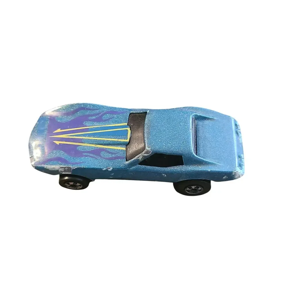 1975 Vintage Hot Wheels Corvette Stingray metal flake Blue with Purple Flames